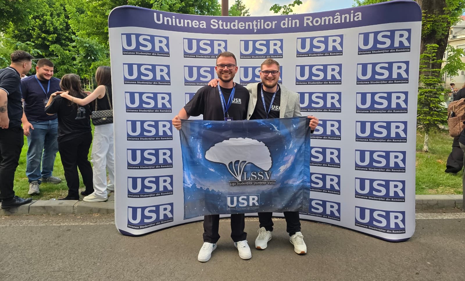 Biroul de Conducere cu steagul USR